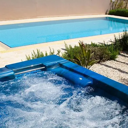 1 Sandy - Heated Pool - Jacuzzi - Private Area - Sea Views *