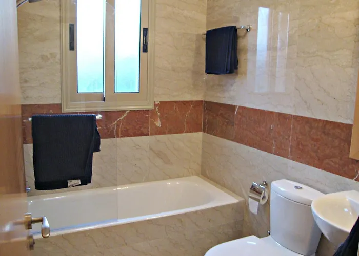 1 Sandy - Heated Pool - Jacuzzi - Private Area - Sea Views 폴리스